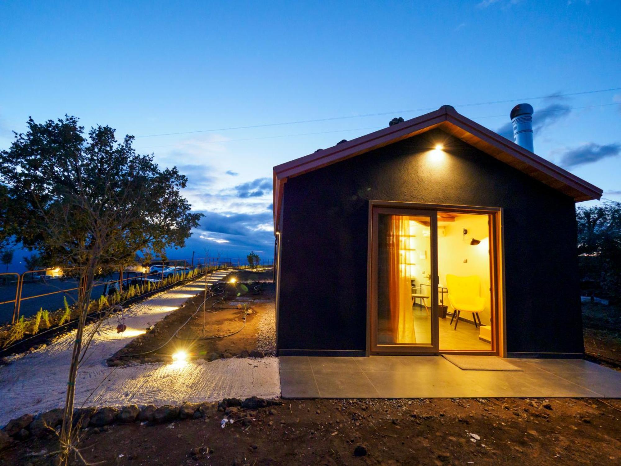 Podere Dell'Etna Segreta - Essential Nature Hotel & Glamping Biancavilla Ngoại thất bức ảnh